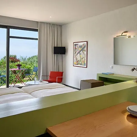 Hotel Leivatho 4*