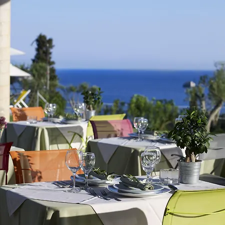 Szálloda Leivatho 4*