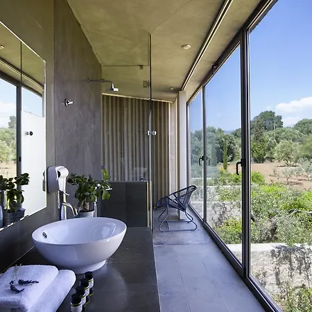 Hotel Leivatho 4*