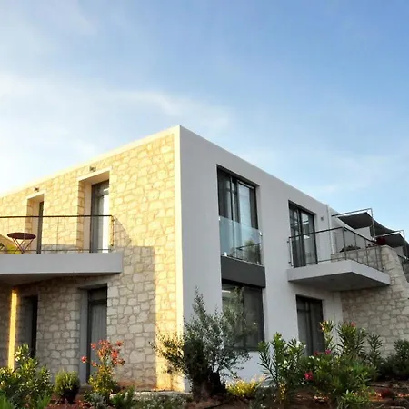Leivatho Hotel