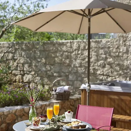 Hotel Leivatho Svoronata