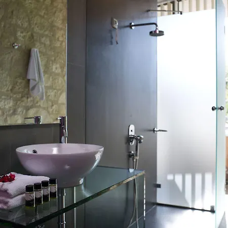 Leivatho Hotell Svoronata